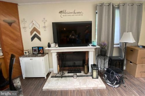 1202 Berwyck Ct, Erial, NJ 08081-2414