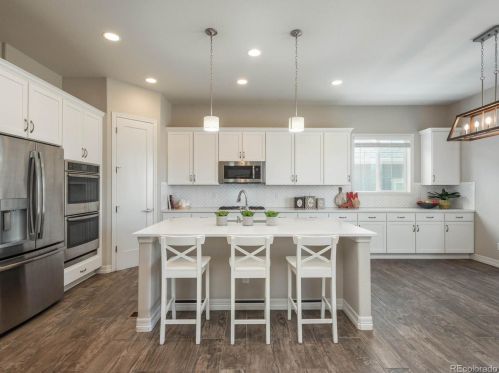 24043 Euclid Ave, Denver CO  80016 exterior