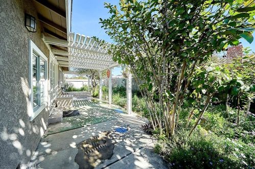 238 Nutwood St, Anaheim CA  92804-2533 exterior