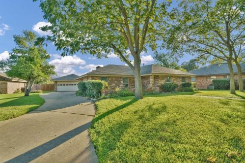 4705 Circle Oak Cv, Austin TX  78749-2302 exterior