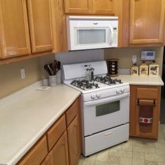 420 San Mateo Cir, Hemet, CA 92543-6804