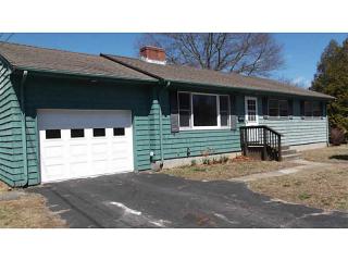 17 Meadow Lark Dr, Westerly, RI 02891-2838