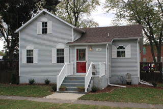 196 Kankakee St, Chebanse, IL 60922-9720