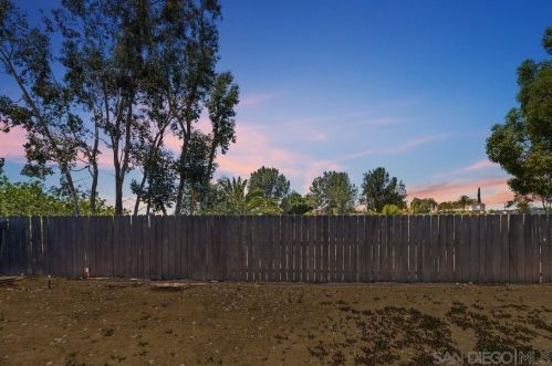 1672 Arnheim Ct, El Cajon, CA 92021-3650