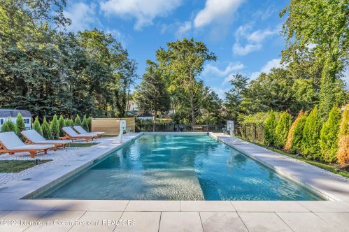 718 Grassmere Ave, Tinton Falls NJ  07712-4333 exterior