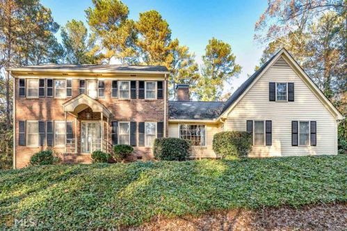 2236 Carriage Dr, Morrow, GA 30260-1323
