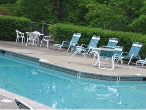 12 Ledgewood Hills Dr, Nashua NH  03062-4445 exterior