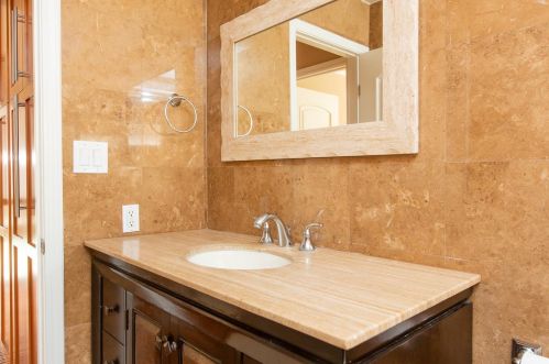 2411 Chevy Chase Dr, Glendale CA  91206-4525 exterior