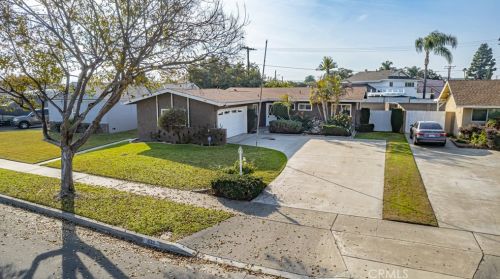 633 Bronwyn Dr, Anaheim, CA 92804-3242