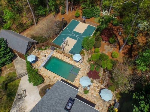 650 Forest Hills Dr, Atlanta, GA 30342-2483