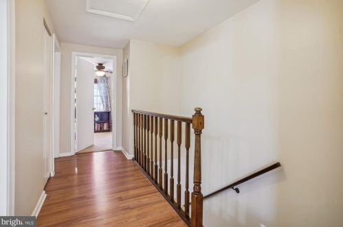 10008 Chestnut Wood Ln, Springfield VA  22015-2701 exterior