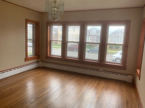 5243 Henderson St, Chicago, IL 60641-4214