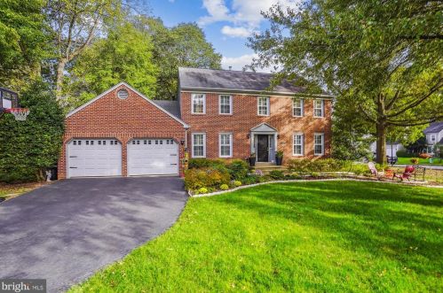 5603 Bakersville Ln, Springfield VA  22015-2060 exterior