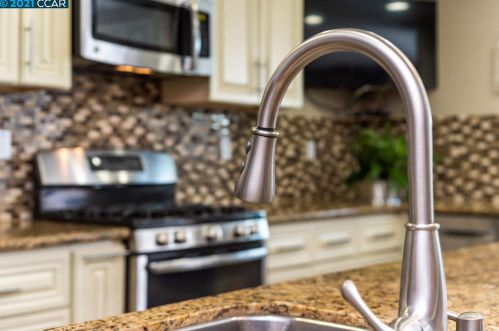 3144 Santa Paula Dr, Concord CA  94518-2821 exterior