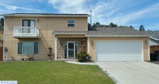 404 78th Ave, Yakima, WA 98908-4500