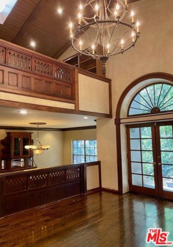 3041 Chevy Chase Dr, Glendale CA  91205-4805 exterior