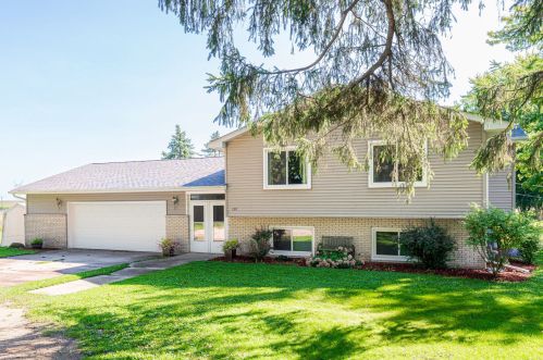 130 Skole Gate, Lee, IL 60530-9014