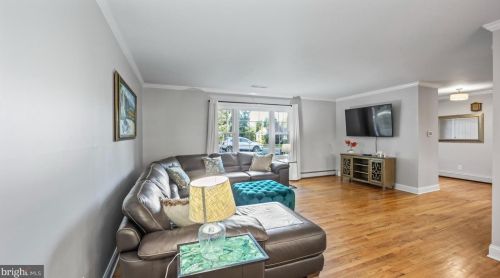 13 Rosalind Dr, Trenton NJ  08648-3245 exterior