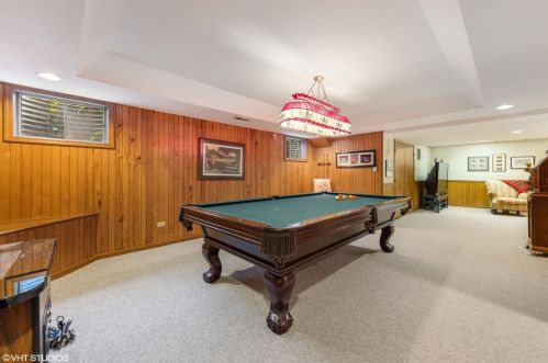 115 Eastern Ave, Willowbrook IL  60514-1414 exterior