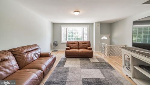 9988 Hegerman St, Philadelphia, PA 19114-2129