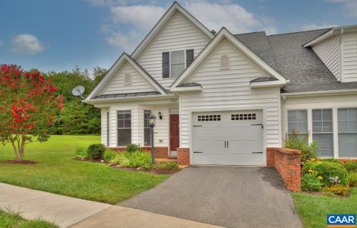 212 Village Blvd, Bybee, VA 22963-5097