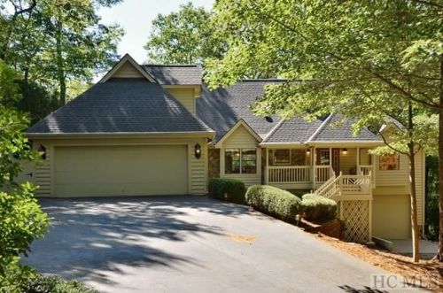 141 Rushing Spring Ln, Sapphire, NC 28774-7760