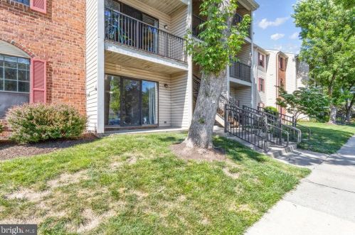 4 Scherer Ct, Trenton, NJ 08648-2640