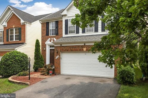 9527 Daniel French St, Lorton, VA 22079-2329