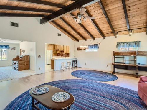 9209 Dunbarton Rd, Santee, CA 92071-2404