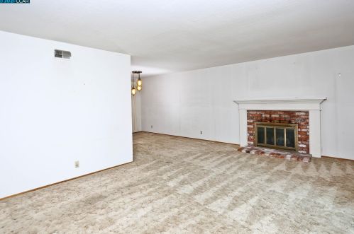 1793 Sattler Dr, Concord CA  94519-1422 exterior