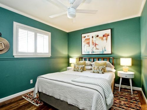 1406 Cardinal Hl Dr, Austin TX  78758-2705 exterior