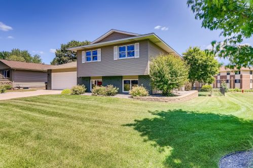 1121 Hillside St, Hastings, MN 55033-2504
