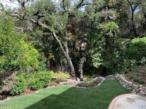 2036 Montecito Dr, Glendale CA  91208-1824 exterior