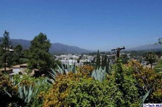 2313 Rosecrest Dr, Glendale CA  91208-1333 exterior