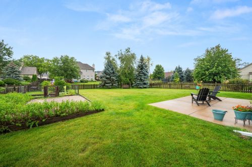 1826 Luther Lowell Ln, Sycamore IL  60178-8751 exterior