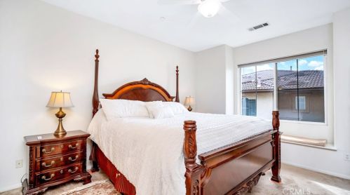 21 Salton, Irvine CA  92602-2425 exterior