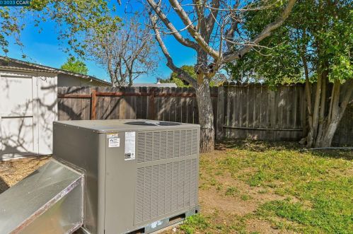 4375 Dorset Ct, Concord CA  94521-4220 exterior