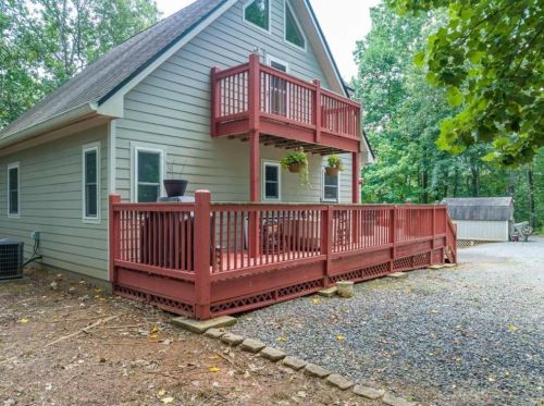 495 Riverview Dr, Ellijay, GA 30540-6470