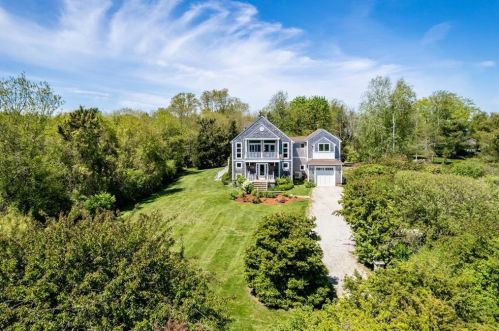 815 Seapowet Ave, Tiverton, RI 02878-4819