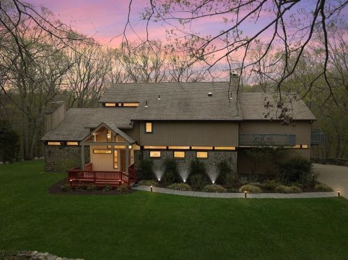 8 River Run, Warwick, RI 02818-1502