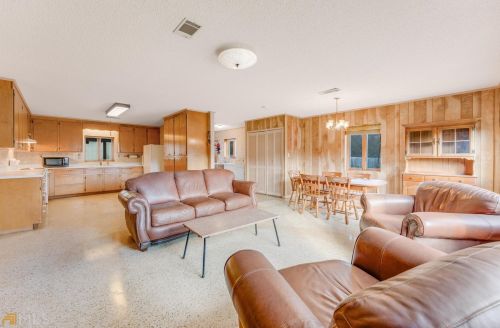 732 Holly Hills Dr, Hartwell, GA 30643-3687
