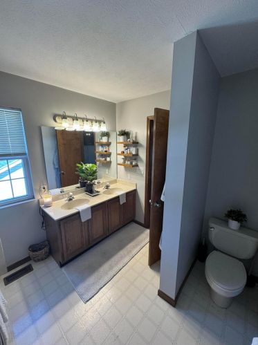 2747 Ashlar Dr, Springfield OH  45503-1862 exterior