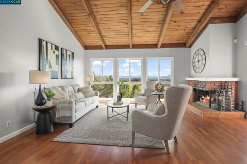 445 Ridgeview Dr, Concord CA  94523-1027 exterior