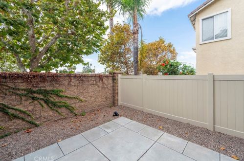 2190 Cherrywood Ln, Anaheim CA  92804-2490 exterior