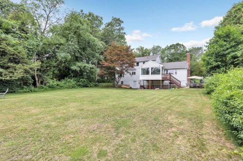 24 Morgan Dr, Wallingford CT  06492-2641 exterior