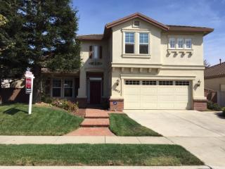 1822 Cromwell Dr, Salinas, CA 93906-7210
