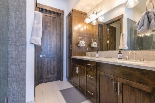 9218 Heartwood Dr, Truckee CA  96161-5196 exterior