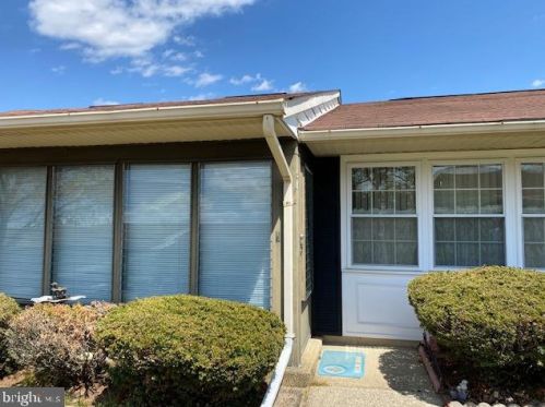 5 Yorkshire Ct, Lakehurst NJ  08759-4537 exterior
