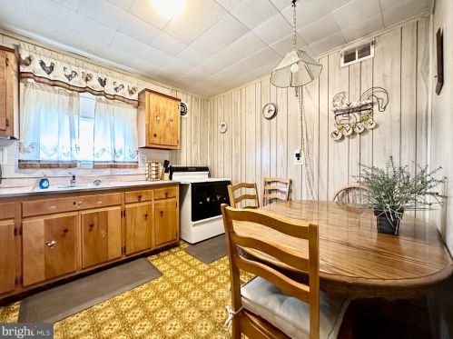 1113 Hunting Park Ave, Philadelphia PA 19140-2830 exterior