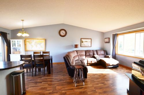 4883 Country Cir, Monticello, MN 55362-8446